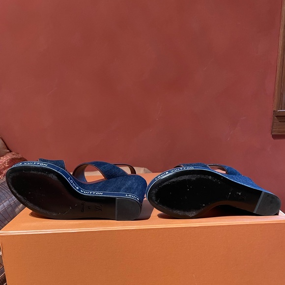 Louis Vuitton Denim Croisiere Wedge Sandal - Picture 5 of 5